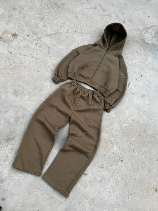 KKHAKI LEGACY zip up sweatsuit